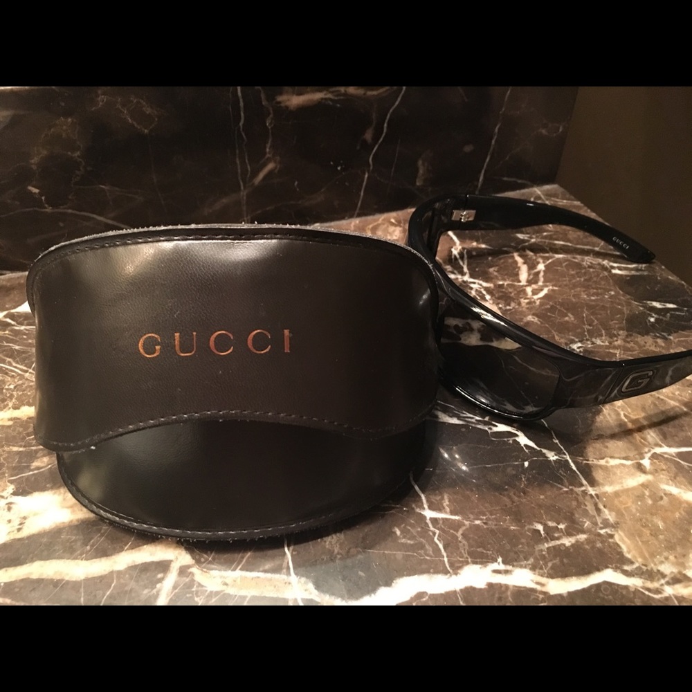 Gucci Sunglasses - Picture 3 of 4
